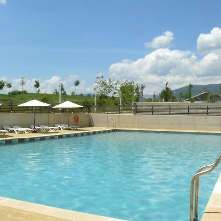Precioso Apartamento Campo Golf ウエスカ エクステリア 写真